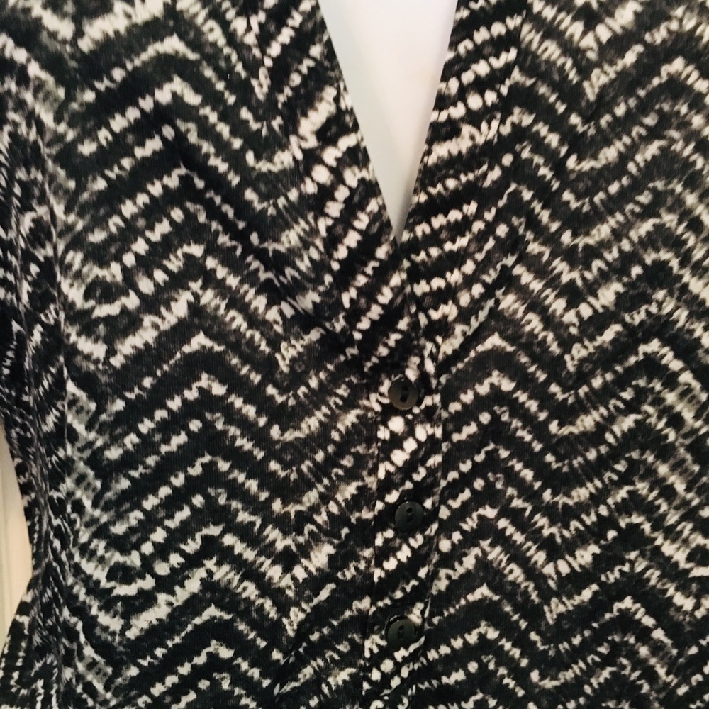 H&M’s Top - Picture 3 of 3
